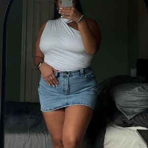 Abercrombie & Fitch White One-Shoulder Top